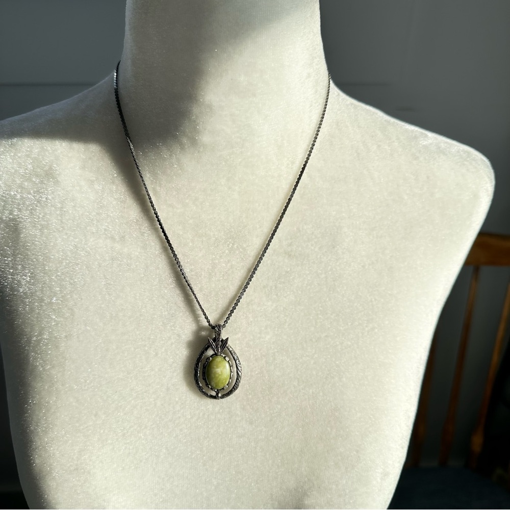 Celtic Miracle Connemara Elegant Silver and Green‎ Pendant Necklace